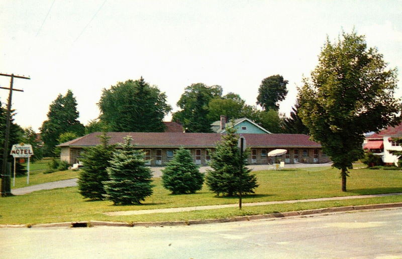 Four Seasons Motel - Postcard View